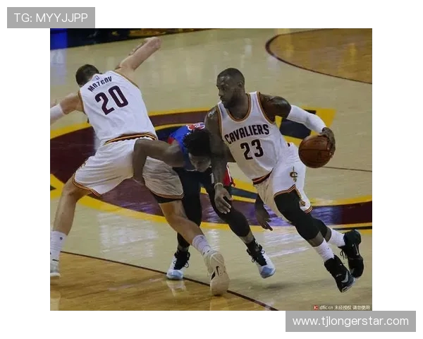 夏季联赛精彩对决湖人队与活塞队的激烈碰撞与战术较量 夏季联赛精彩对决湖人队与活塞队的激烈碰撞与战术较量